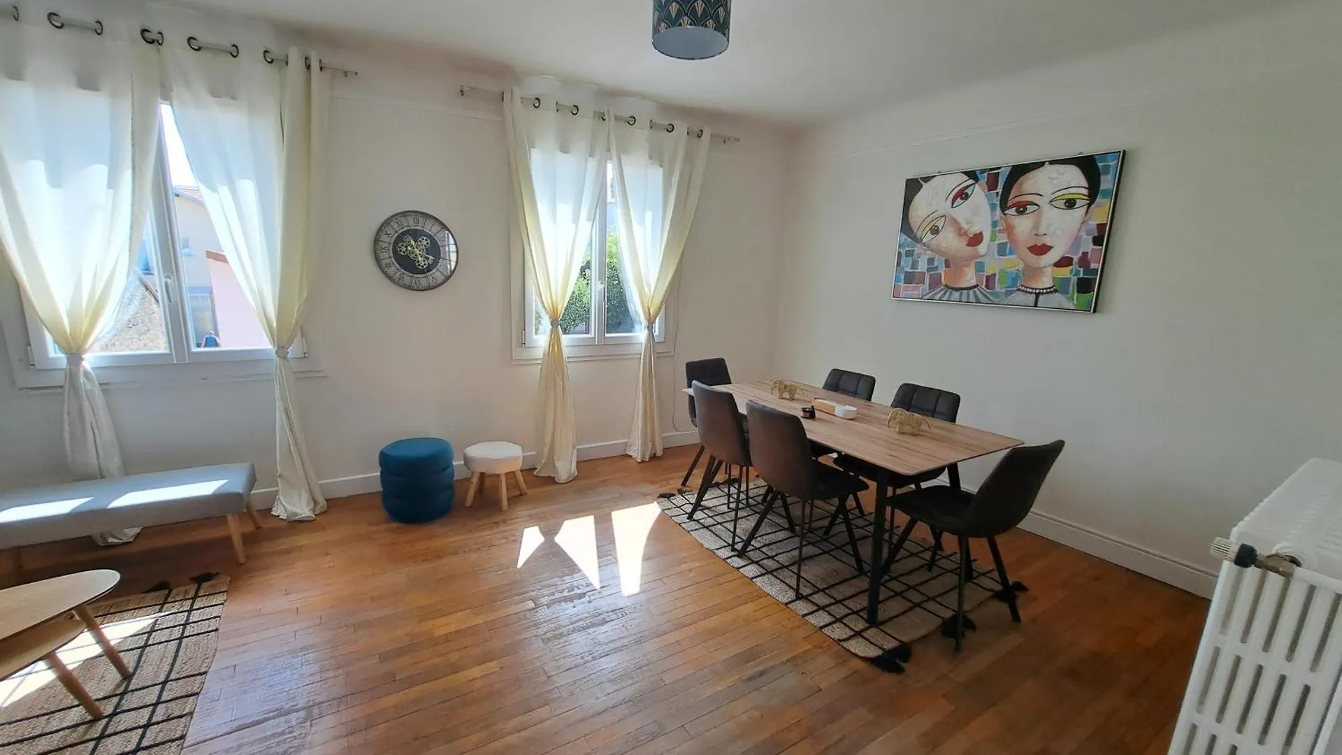 Holiday home Maison De Ville Avec Cour Et Terrasse Vichy